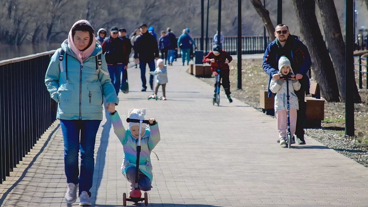     В первую неделю апреля воздух прогреется до +17 градусов. Однако до потепления придется потерпеть, так как конец марта обещает быть морозным.