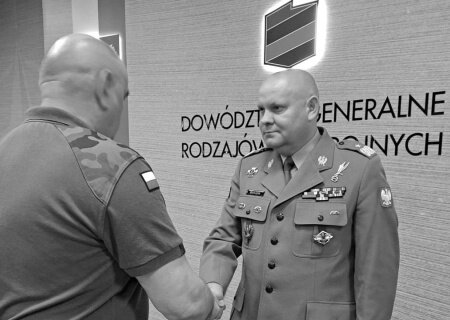    Внезапно скончавшийся польский генерал Адам Марчак делился опытом с ВСУ, но недолго