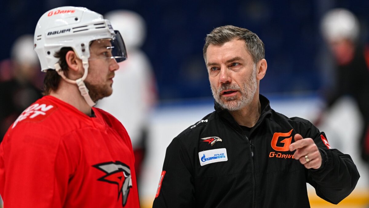 Сергей Звягин (справа)