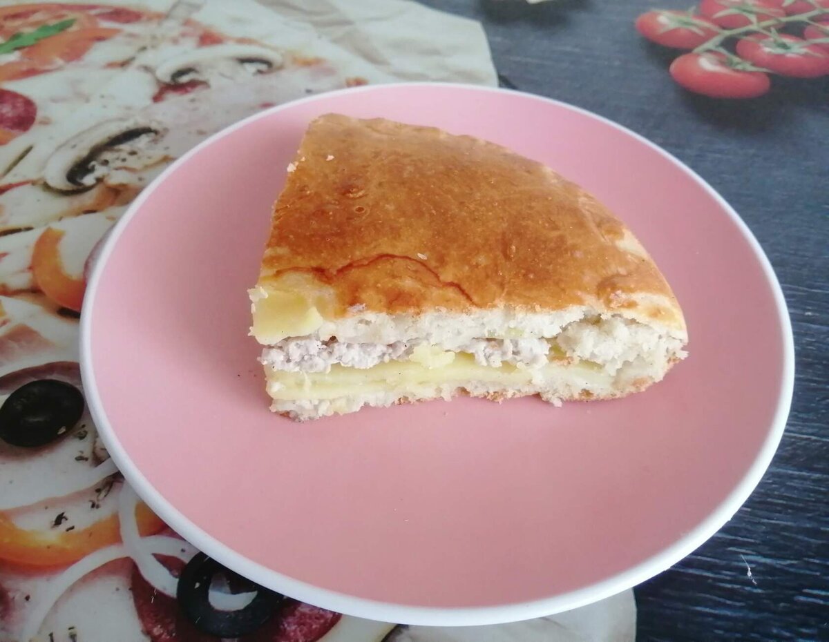 Отрезала себе кусочек, иду наливать ароматный чай! ☺️ 