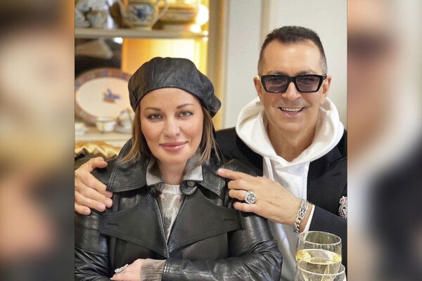 На фото Александр со своей женой Алёной Гутман.