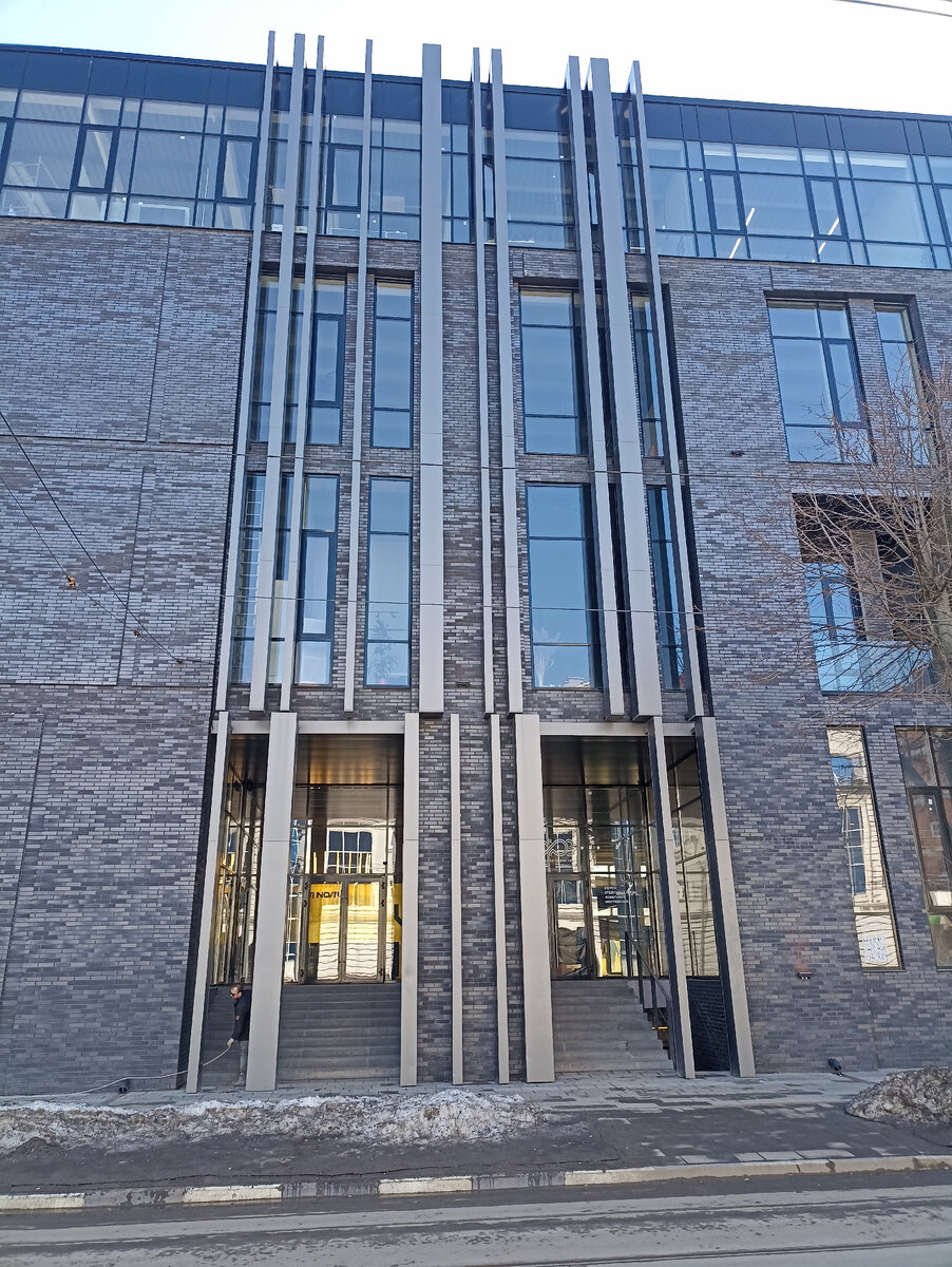 Главный вход