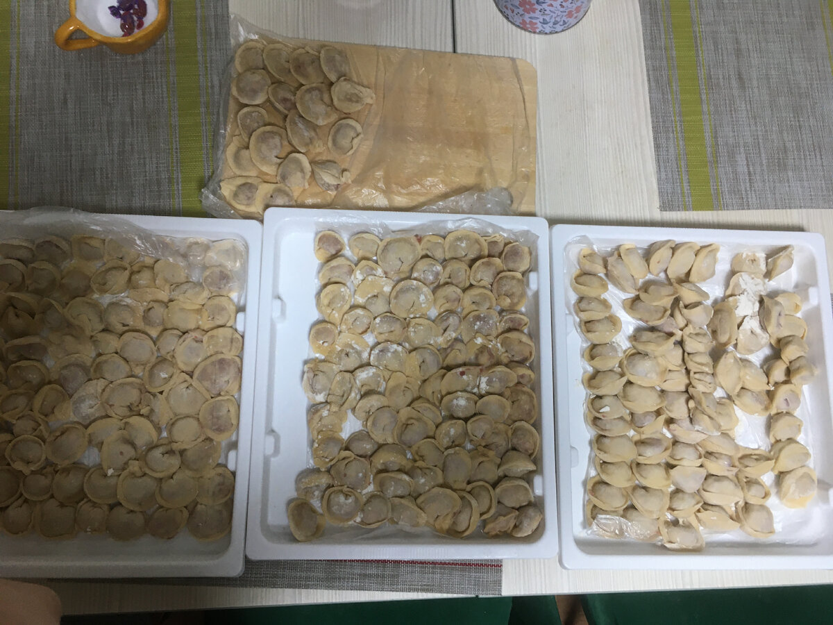 Лепили пельмени