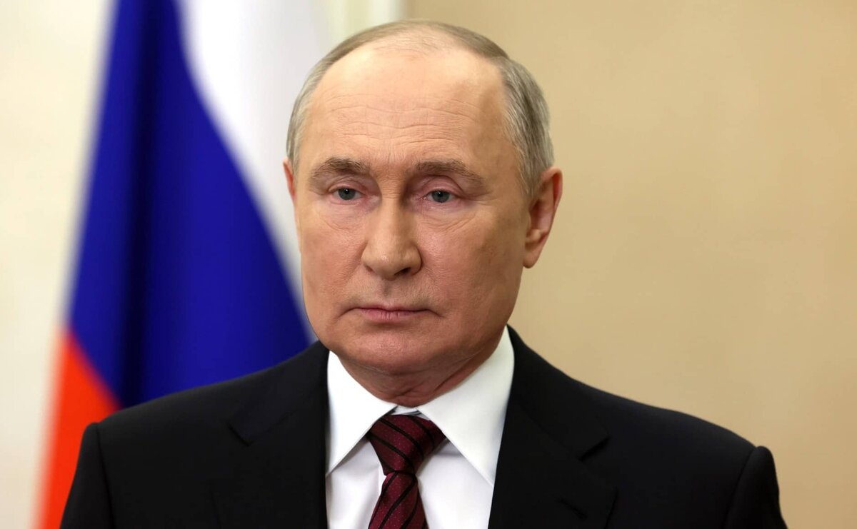 Фото: с сайта Кремля (http://static.kremlin.ru/media/events/photos/big2x/u4QfC8JAxkVtLcHM7F8hynfg87Ib5Jsr.jpg)