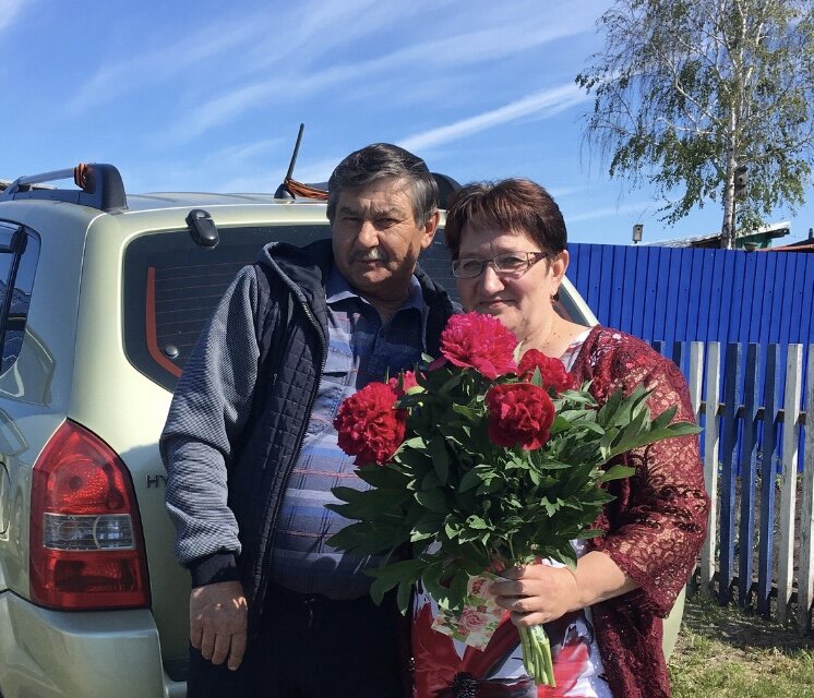 А это мы: сегодня 31 год нашей семейной жизни. Мы команда, и никто налево. 