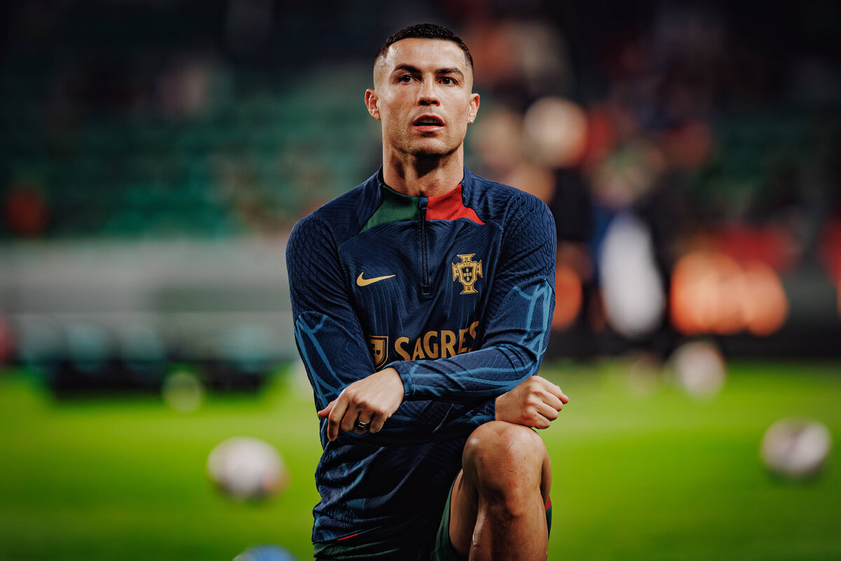     Криштиану Роналду гоняет по Лиссабону на Ferrari Daytona SP3: как выглядит и сколько стоит новый суперкар футболиста