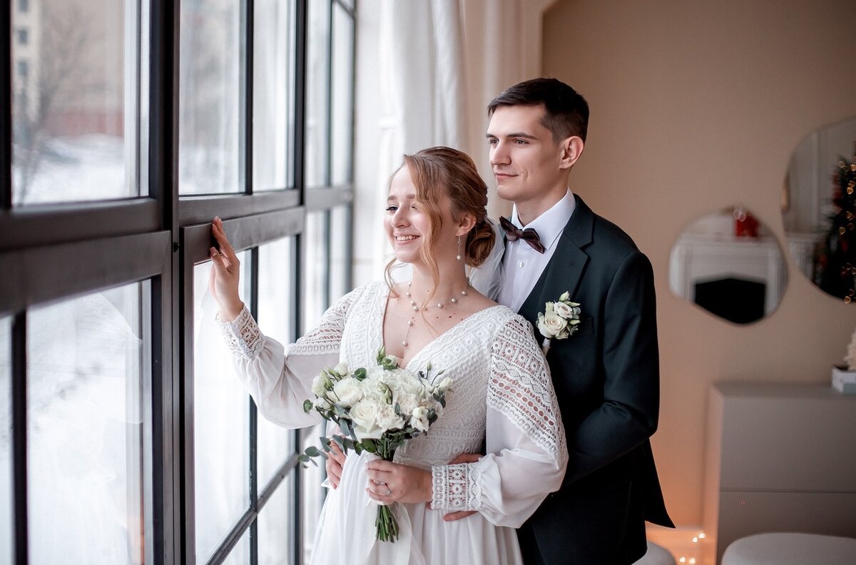 необычные образы жениха и невесты. свадьба без свадьбы. свадьба без свадьбы. простые свадебные образы. скромная свадьба.