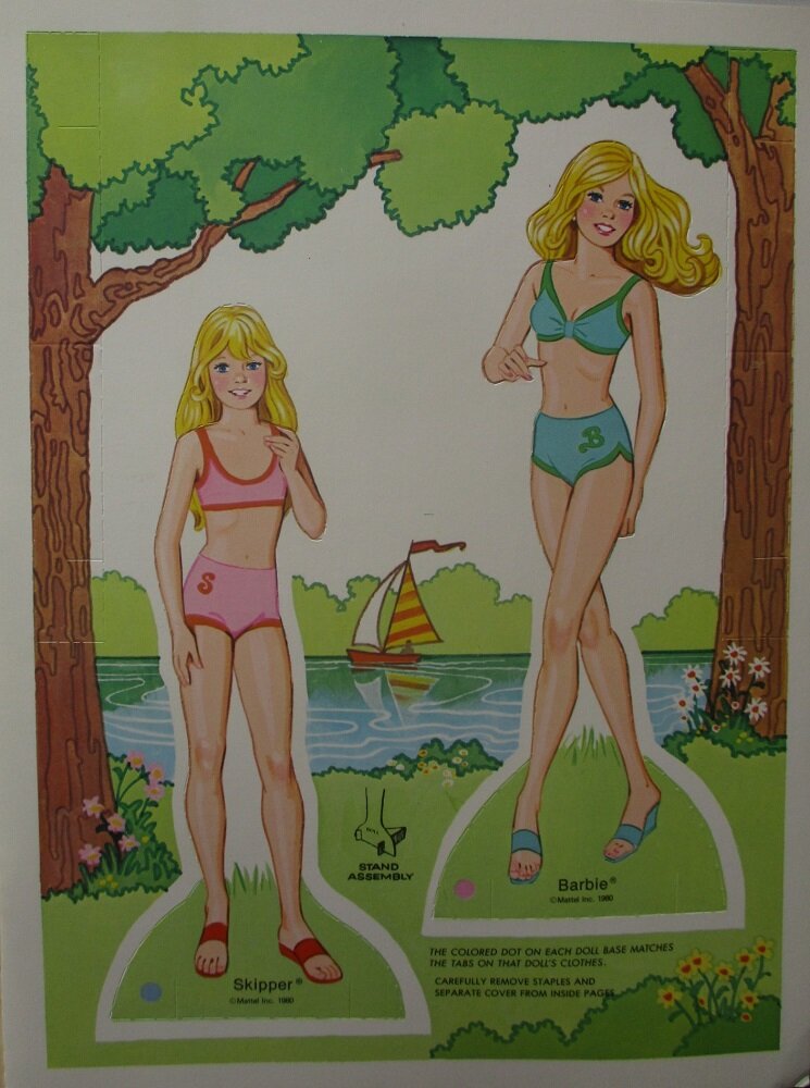 Сами куклы: Барби и Скиппер.