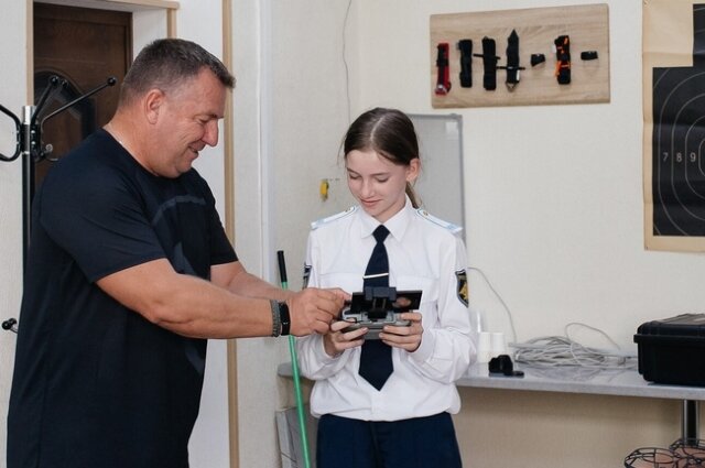    Управлять дронами в Крыму умеют уже больше сотни детей. Фото: Из личного архивa/ Фонд президентских грантов