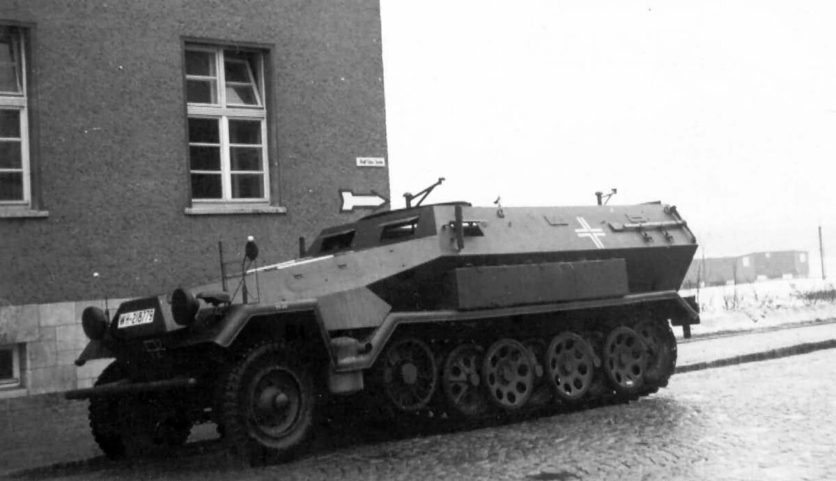 Родоначальник семейства узнаваемых машин Sd.Kfz.2