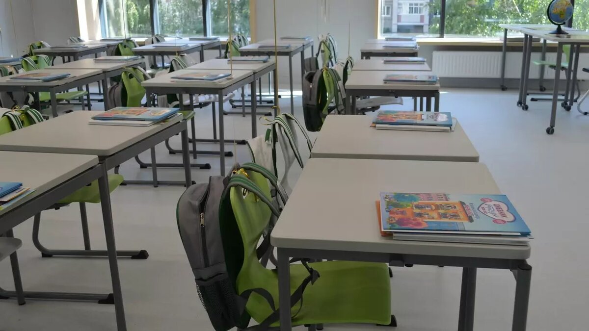     Образовательное учреждение будет рассчитано на 1122 места и оснащено современным оборудованием.