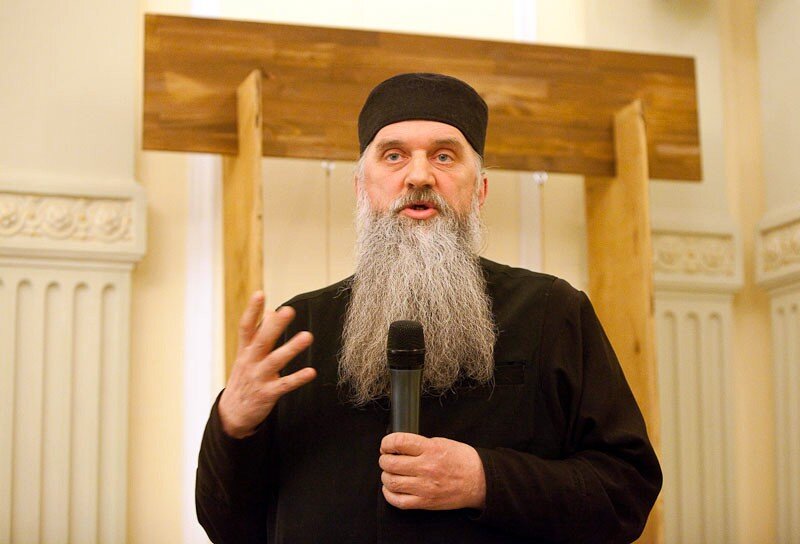 Протоиерей Александр Волохов (1956), настоятель Никитского храма городского округа Домодедово, с. Никитское, Подольская епархия.