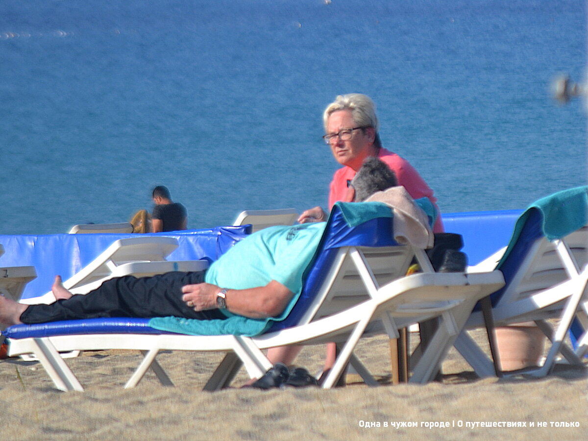 Чтобы не испортить свой отдых и сохранить при себе свои вещи, иногда достаточно просто не оставлять их на виду😉.