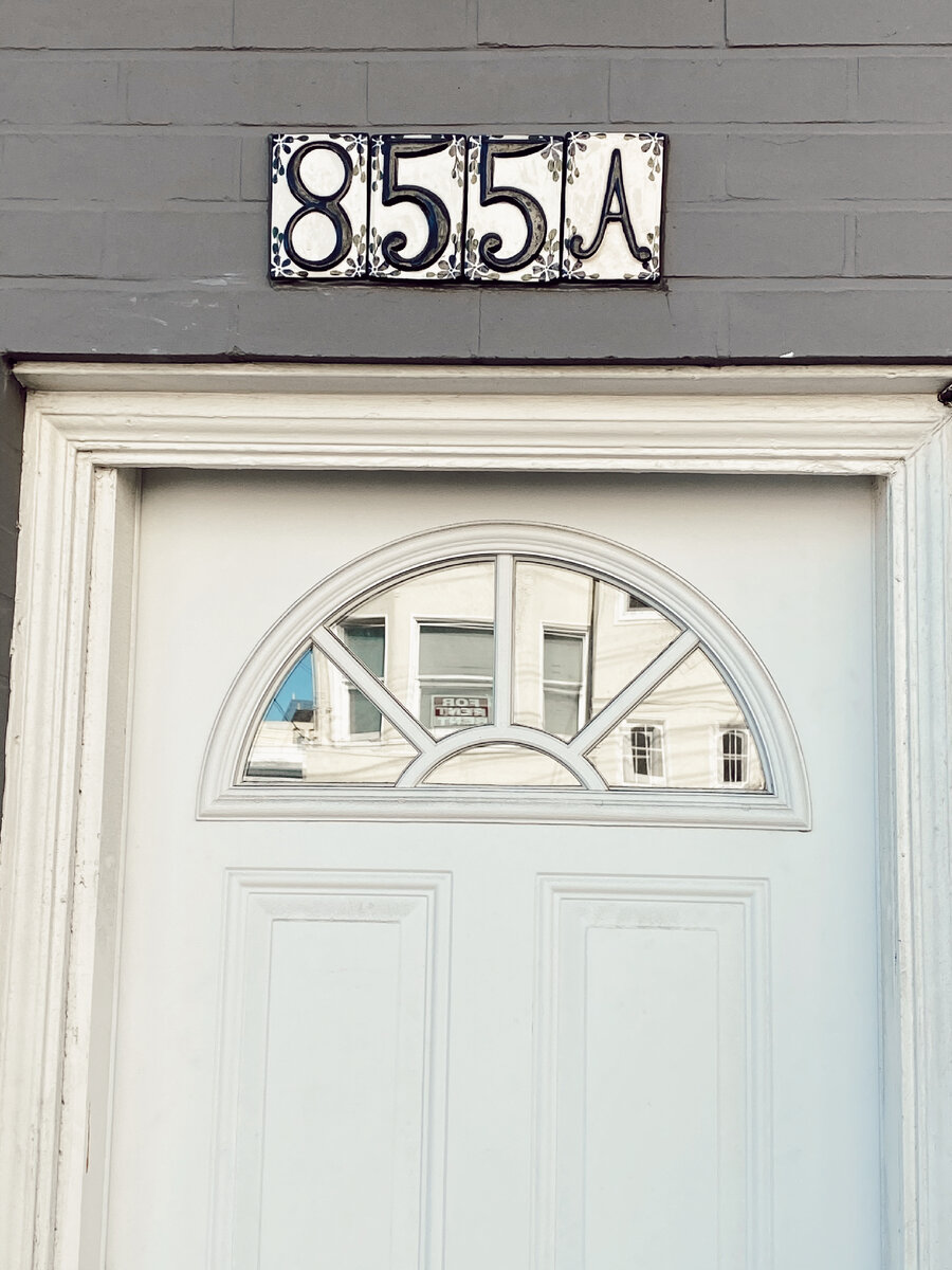 Веришь в магию чисел и боишься таких цифр, как 13 и 666? Или тебе всё-равно на приметы? Номера играют немалую роль в энергетике нашего пространства. А как они влияют на атмосферу твоего жилья? 