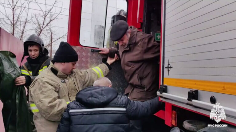    Спасатели эвакуировали 12 жильцов из СНТ «Садовод» на Бёрдах Андрей Севостьянов