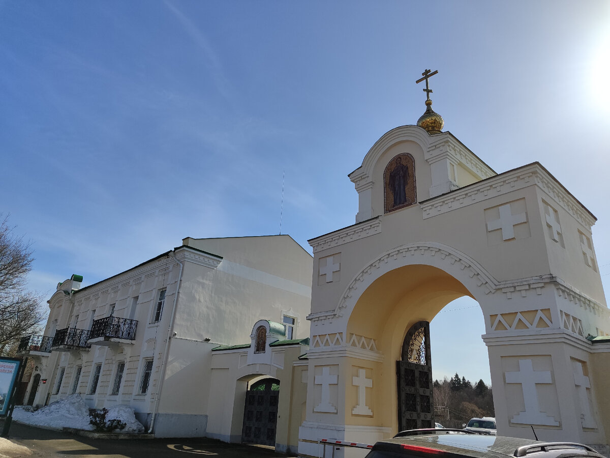 Монастырь Успения Пресвятой Богородицы Калужская Свято-Тихонова пустынь -  лекарство от эмоционального выгорания | Гуляем и смотрим | Дзен