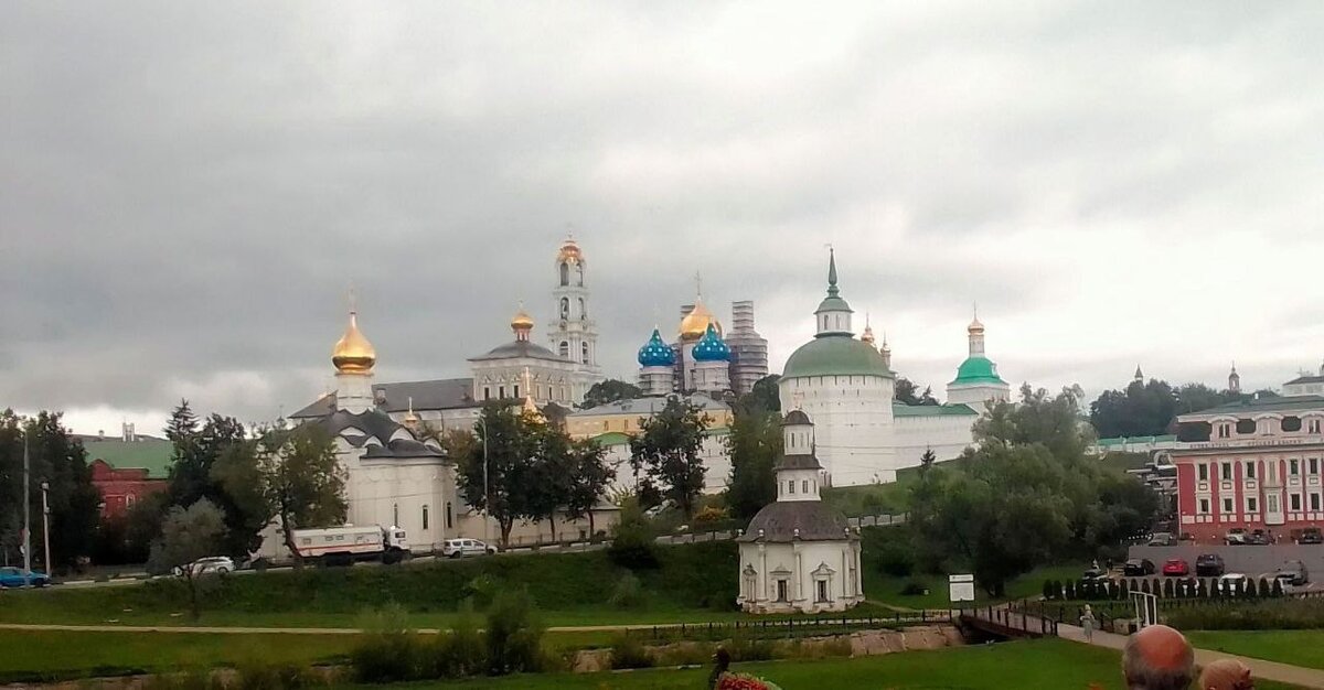 Моя фотка Троице-Сергиевой Лавры, сделанная прошлым летом