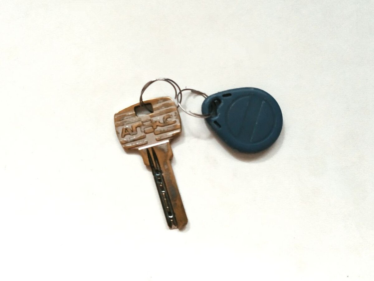 Иной раз соседи бывают настолько наглыми, что требуют отдать им ключ от квартиры, чтобы иметь к ней круглосуточный доступ. Не верите? Прочитайте эту историю