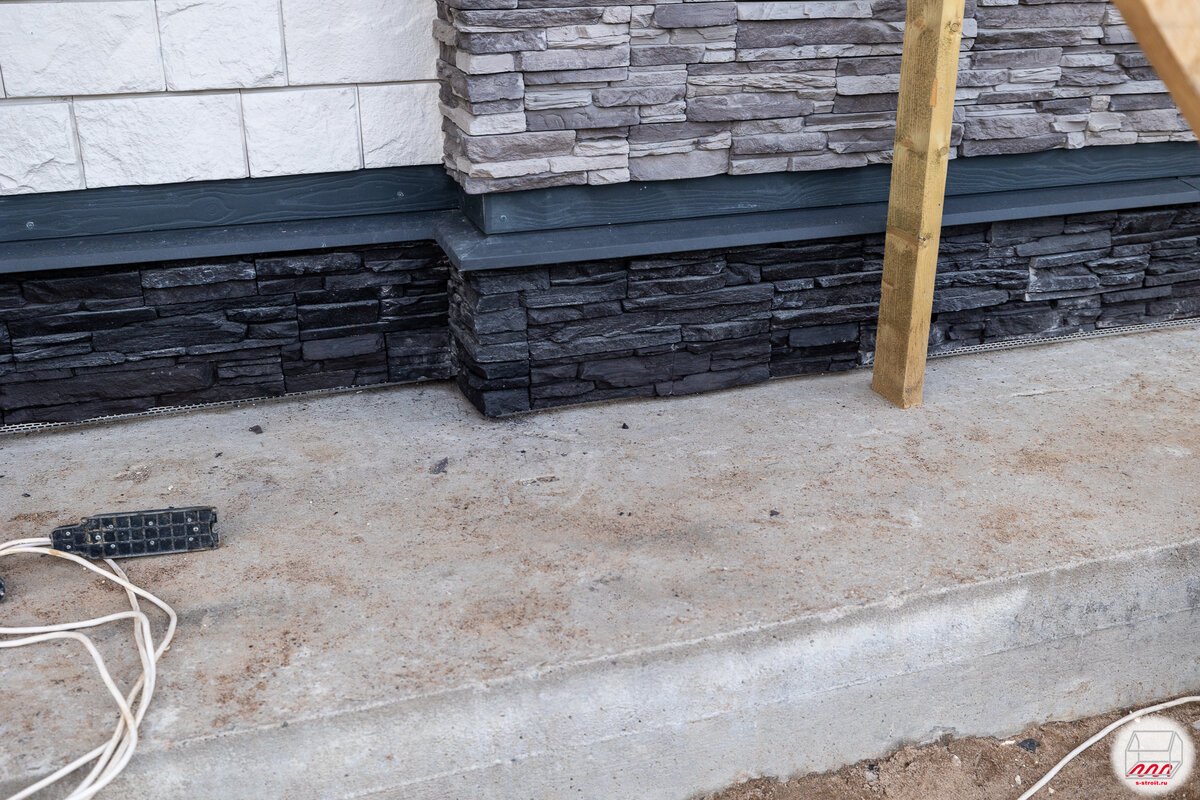 Начали монтаж клик-фальца на стену дома из газобетона в Балтийской ...