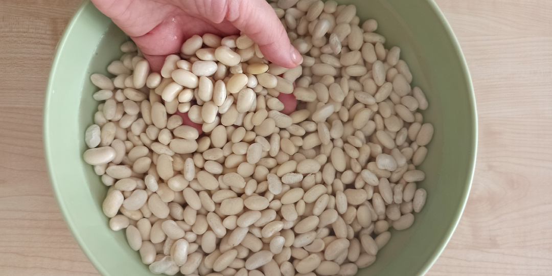 Белая фасоль в томатном соусе, как в банке (или лучше)