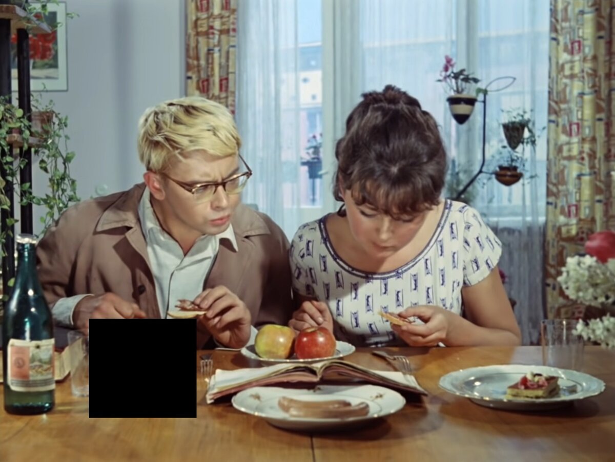 Кадр из фильма "Операция "Ы" и другие приключения Шурика", 1965 г.