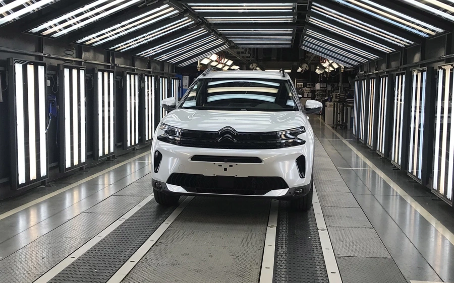 С конвейера калужского завода сошел первый серийный кроссовер Citroen C5 Aircross российской сборки 