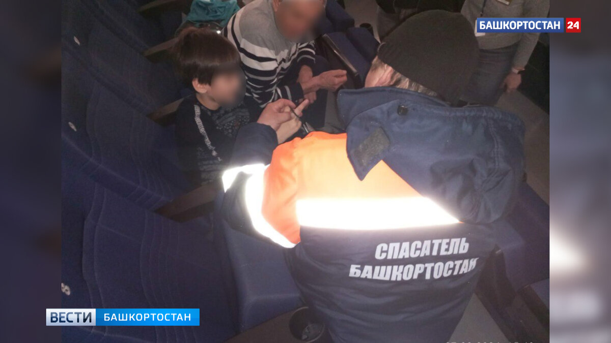    Застрял в подстаканнике: в Башкирии спасателей вызвали в кинотеатр