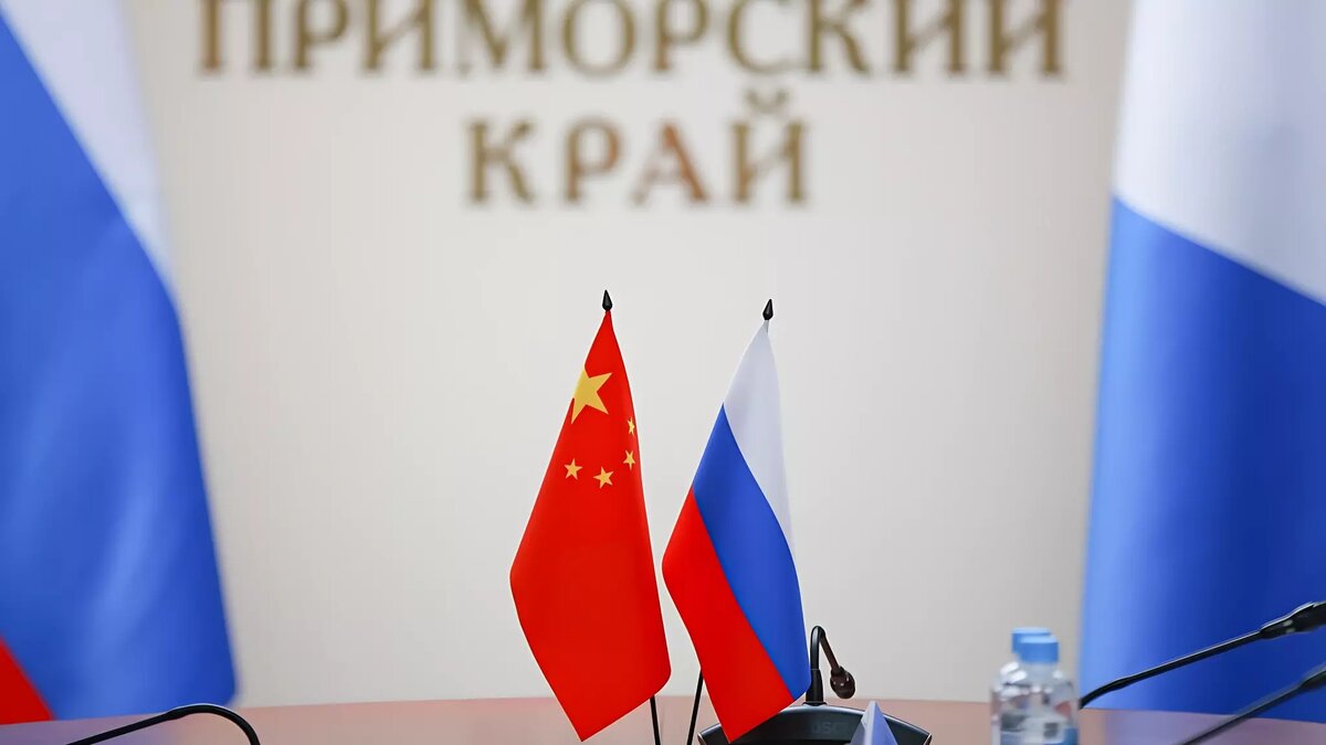     Обновление погранпереходов «Марково — Хулинь» и «Турий Рог — Мишань» обсудили российская и китайская делегация на встрече в Приморье. Планируется, что пункт пропуска между регионом и Хэйлунцзян будет запущен уже в 2026 году.