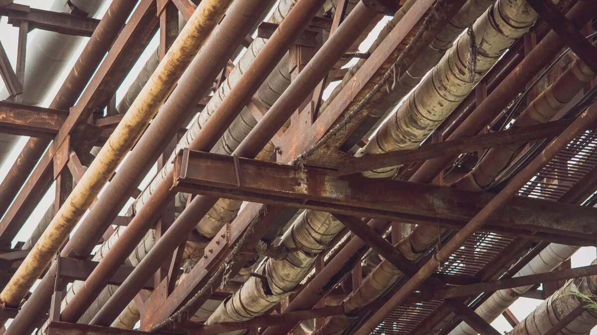     Развитие коммунальных сетей в городе и области — дело непростое, а потому планируется заблаговременно. Сейчас в городе уже разработана программа комплексного развития систем коммунальной инфраструктуры города вплоть до 2040 года.