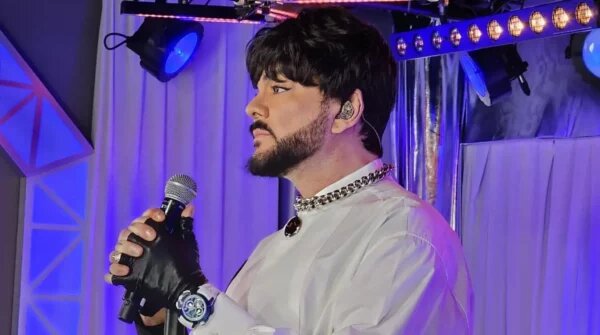 Гимн страны слова. Песня нашей стране уже бывали на русском. 12 июня день россии презентация. Песня нашей стране уже бывали на русском. Широка страна моя родная слова.