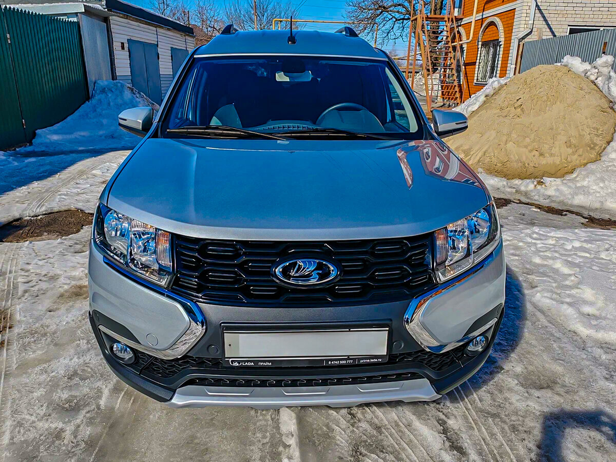 АвтоВАЗ ставит на конвейер две народные модели - Lada R90 и F90: 