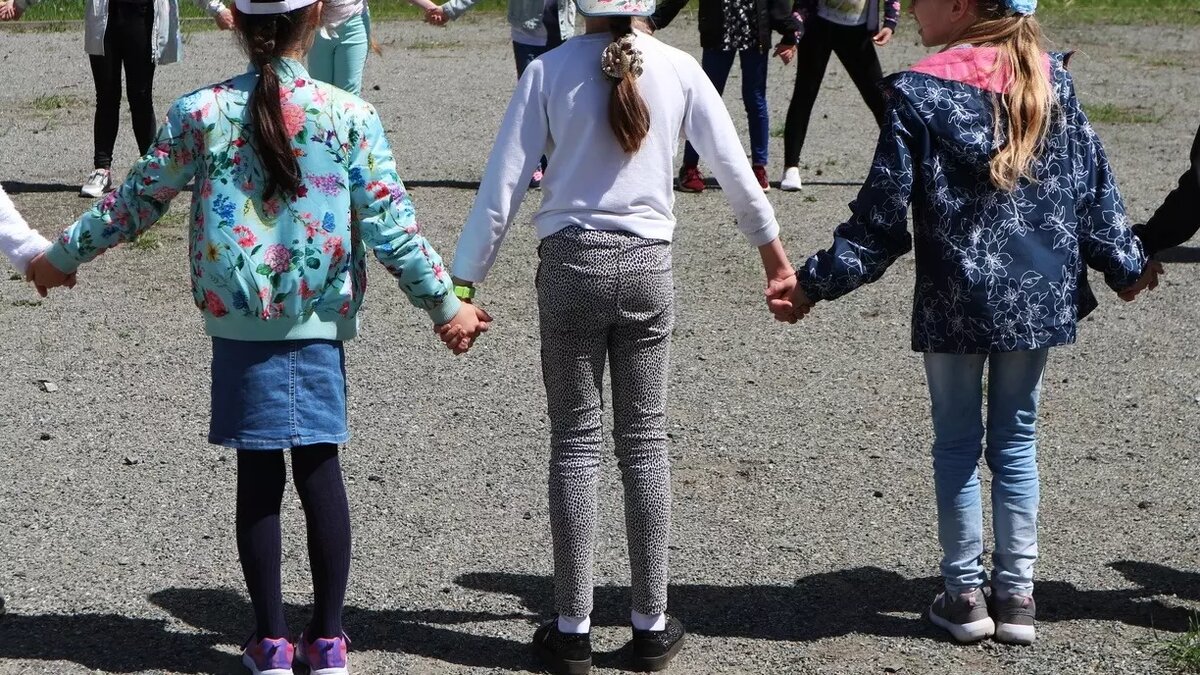 Покупка путевки по картинкам из интернета превращается в «кота в мешке». Если повезет, ребенок отдохнет с удовольствием. Если нет, то уже на следующий день получите ноющего ребенка, умоляющего забрать его домой. Фото: 1MI