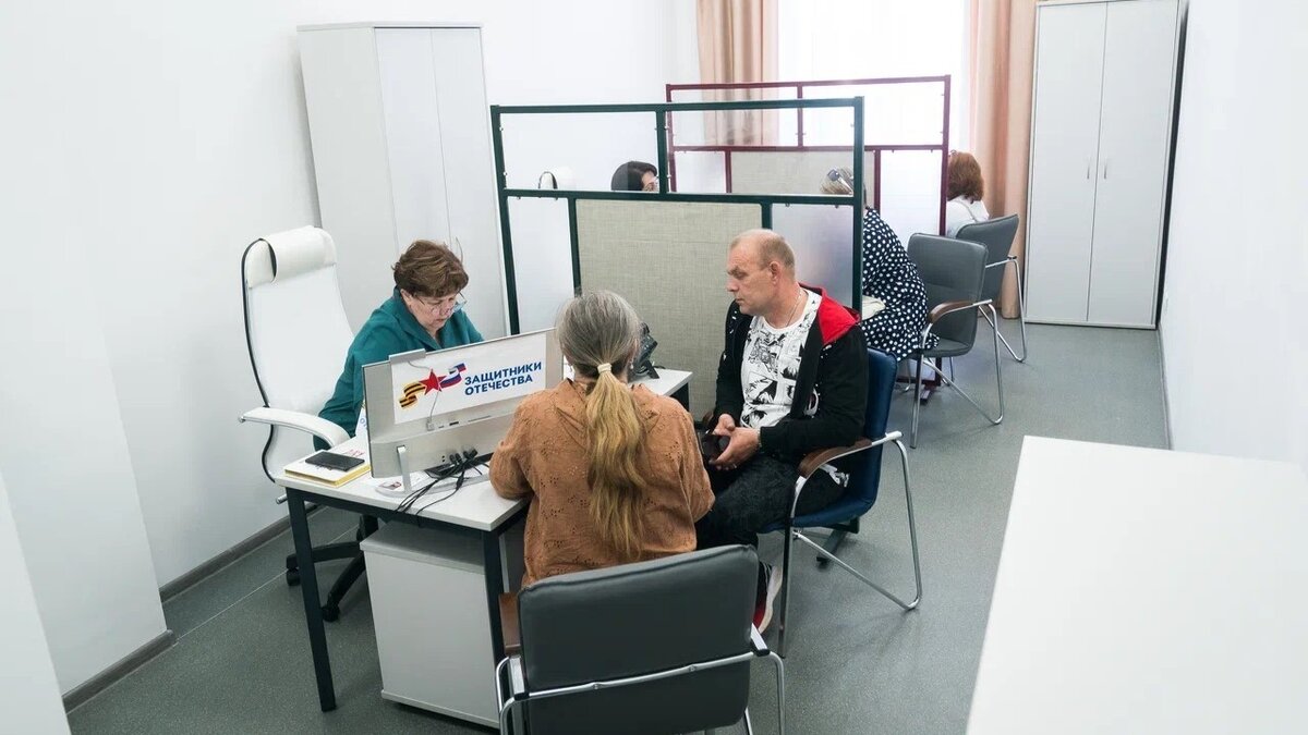    В Югре продолжат поддерживать семьи с детьми и участников СВО