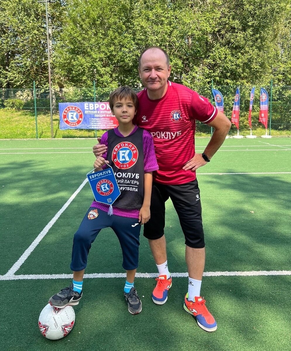 Футбольная секция в лагере "Евроклуб"