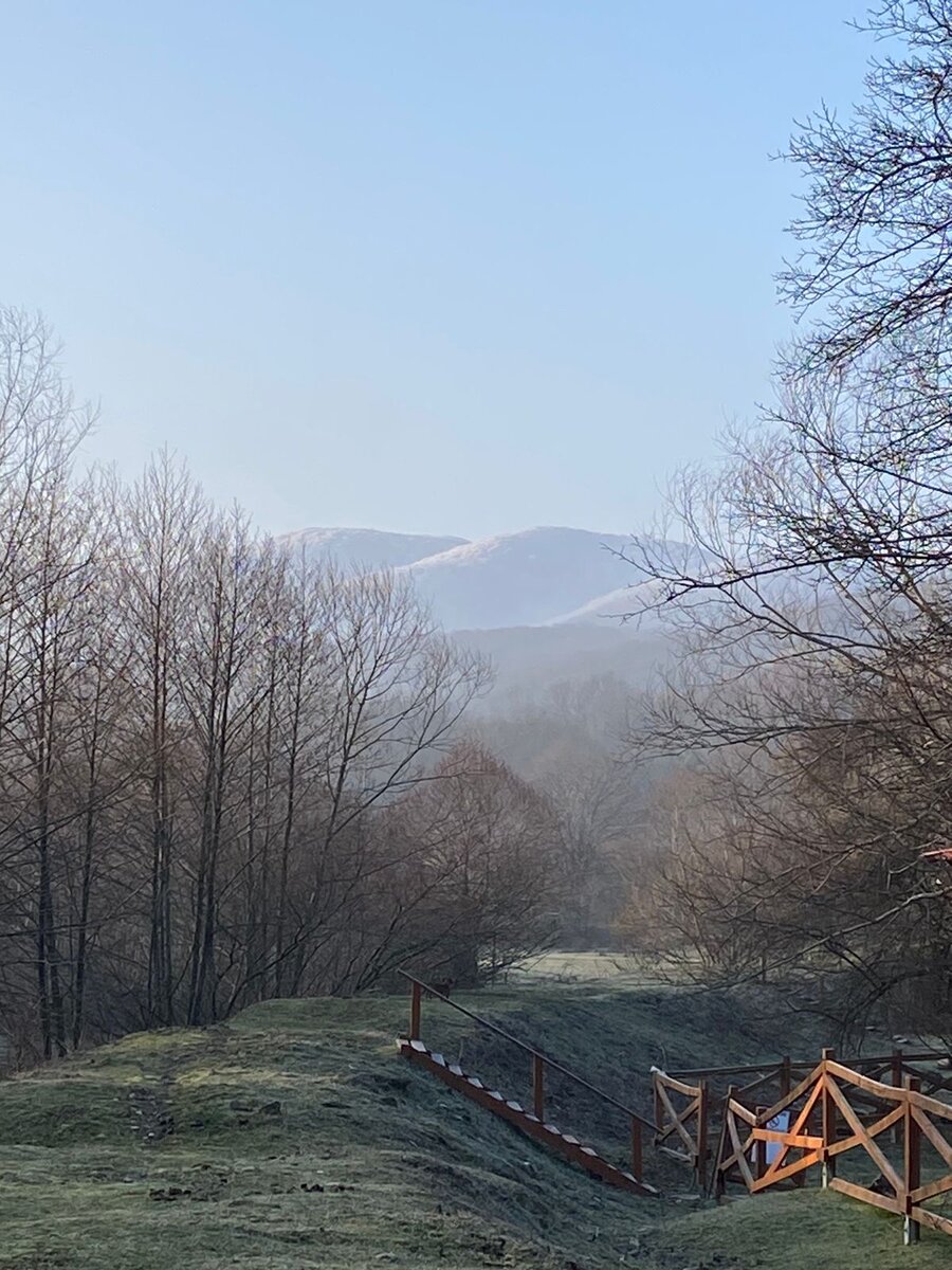 Март. Горы в снегу