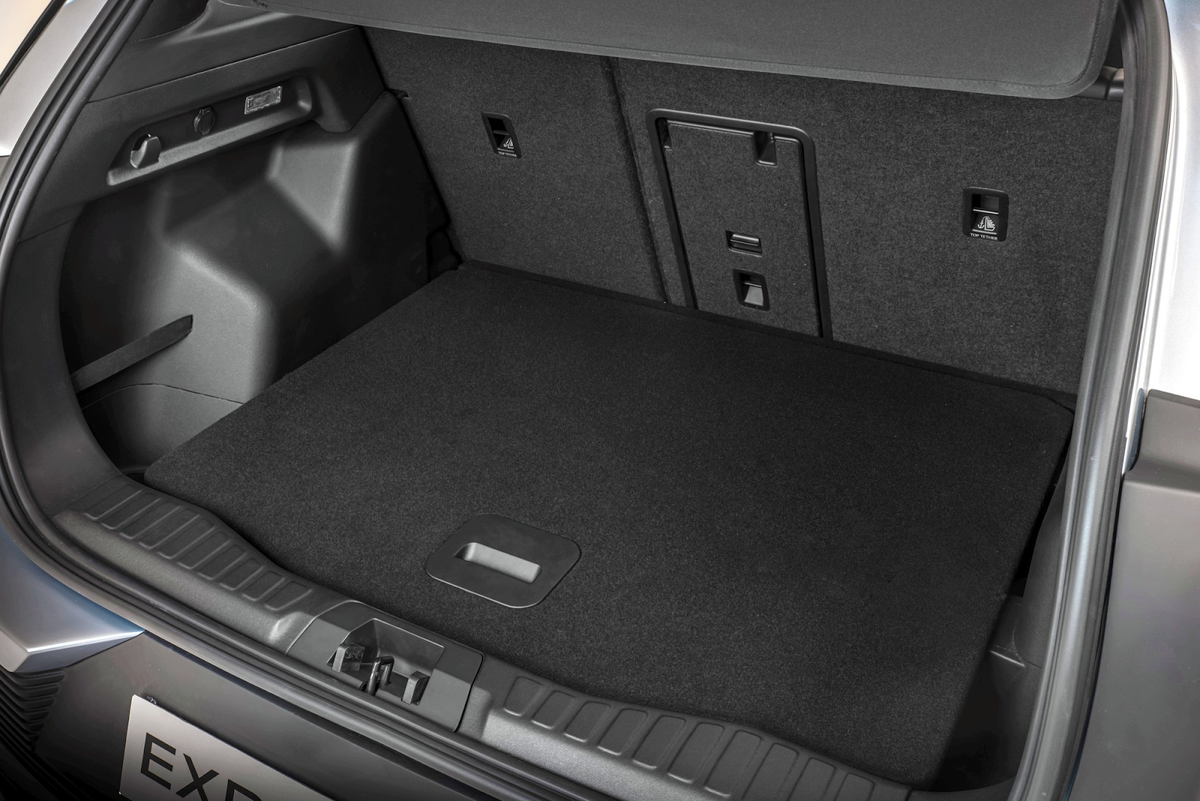 Объем багажного отделения нового Ford Explorer составляет от 450 до 1400 литров 