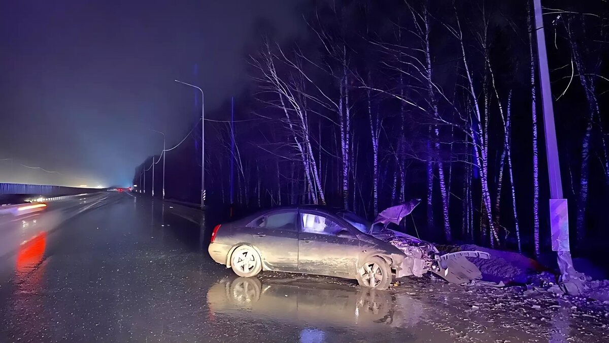 Пострадал трехлетний ребенок: в Екатеринбурге Nissan Primera врезался в  столб | Новости Тагила TagilCity.ru | Дзен