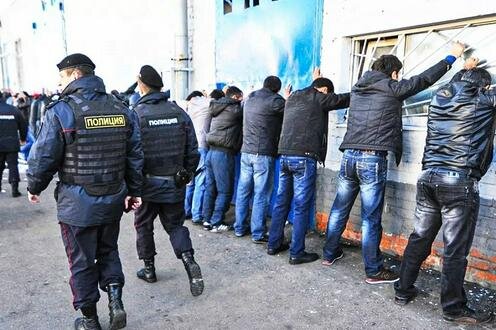 Полицейский рейд. Фото с сайта worldcrisis.ru