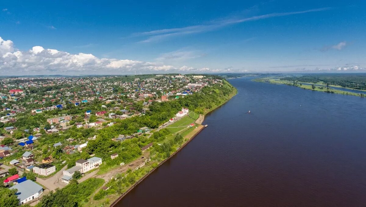     В Удмуртии разработают учебник по истории родного края — республика вошла во всероссийский пилотный проект. Однако некоторые специалисты считают, что к его написанию могут привлечь людей, которые наполнят учебник «замшелыми мифами».