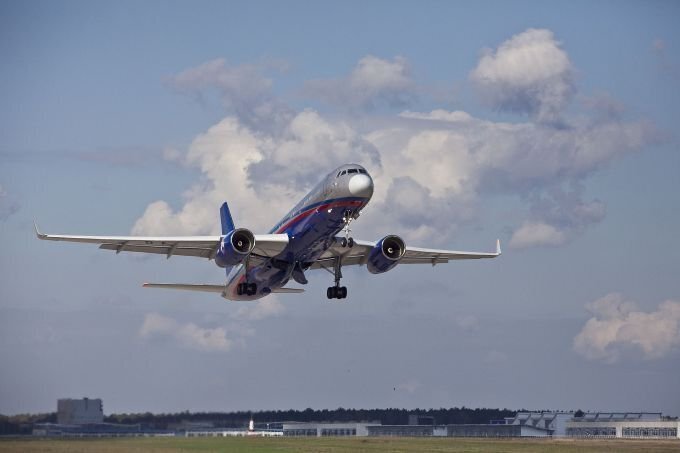 Самолет Ту-214. Источник: tupolev.ru.