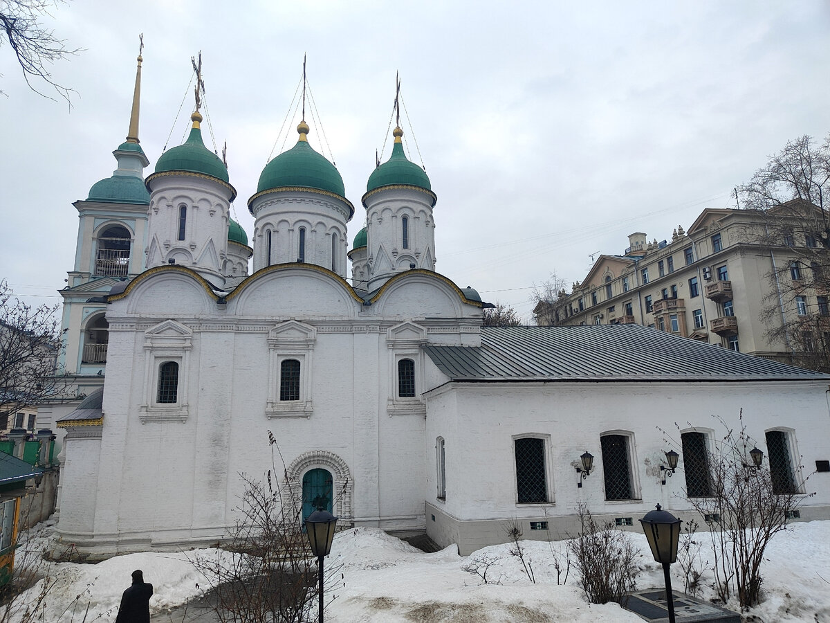 Прогулки по Москве. Сухаревская площадь: исчезнувшая башня, дом с изразцами  и необычный памятник великой любви | С пенсией по жизни | Дзен