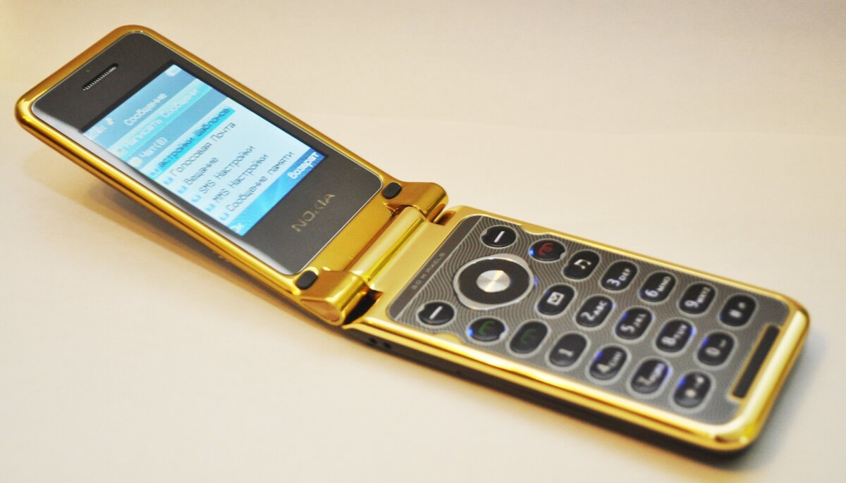 Кнопочная Nokia из 2000-х