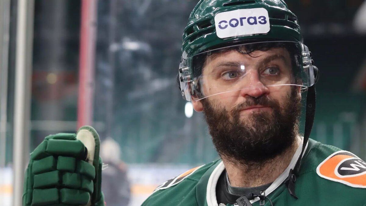     Агент Александра Радулова Александр Черных рассказал о возможном переходе своего подопечного в «Амур». Об этом пишет «Спорт.Ру».