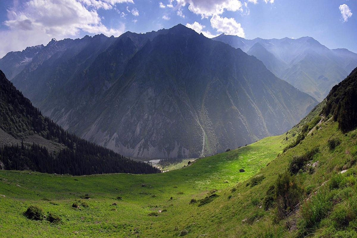 Источник фотографии: https://www.tripadvisor.ru/Attraction_Review-g293948-d735790-Reviews-Ala_Archa_Gorge-Bishkek.html