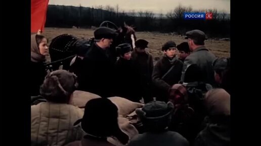 Кадр из фильма "Вечный зов" Дети везут хлеб, выращенный и убранный с полей ими.