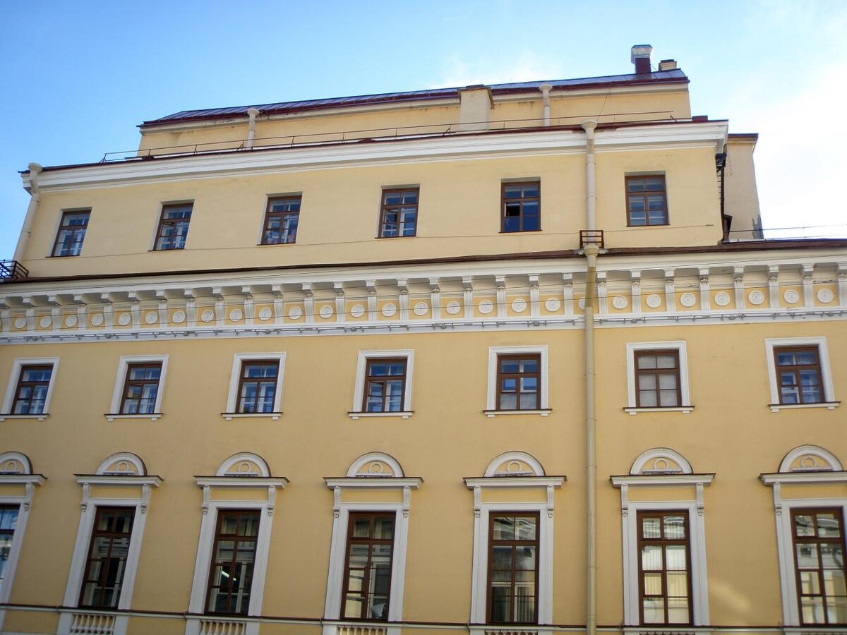 Михайловский театр, фото взято из открытых источников