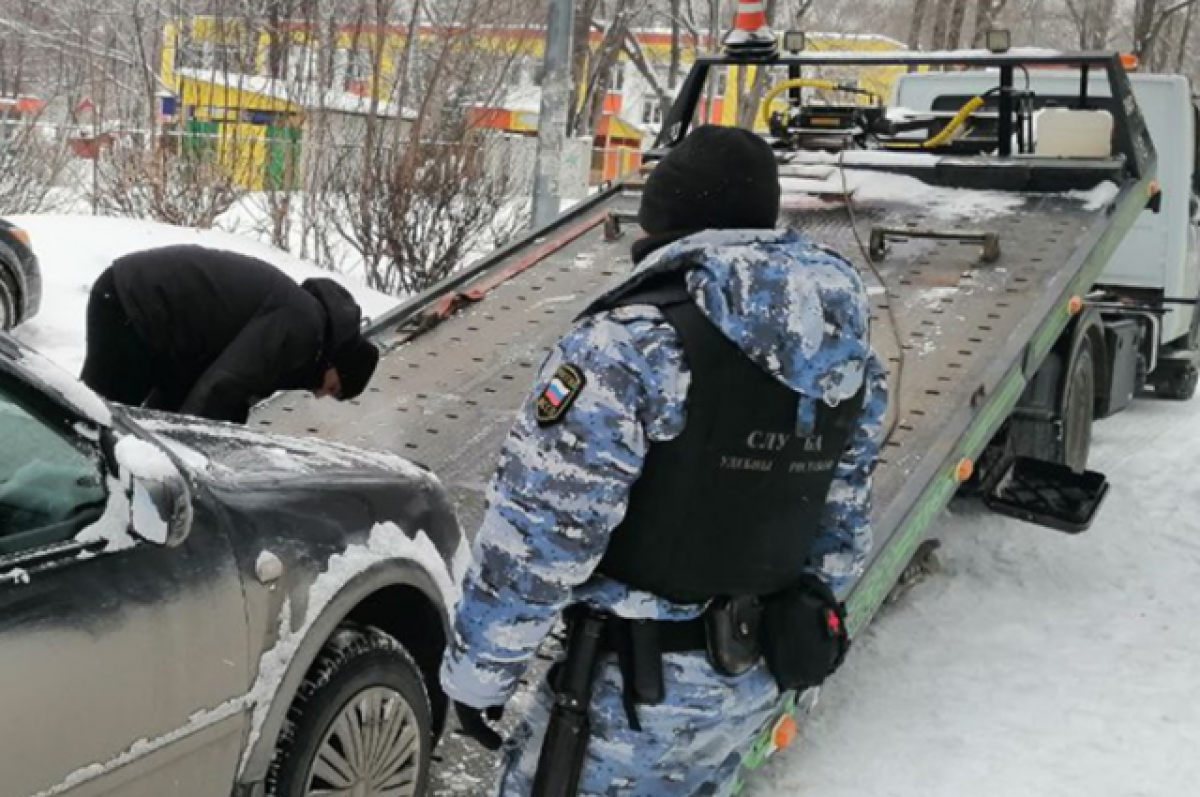    Приставы заставили жителя Мелекесского района погасить 82 штрафа ГИБДД