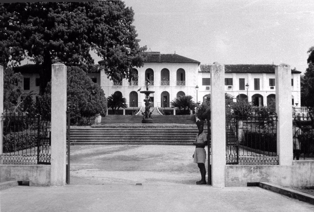 Дворец французского губернатора Гвинеи, 1956 год, до независимости осталось совсем немного