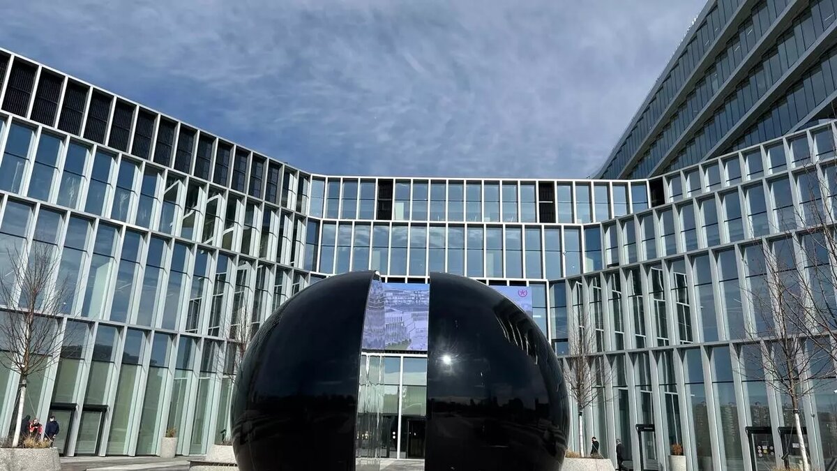     Объем российского рынка цифровых финансовых активов (ЦФА) за три года может достигнуть 500 млрд рублей, а само развитие этого инвестиционного института опережает темпы бурного роста товарных и фондовых бирж 30 лет назад, — такой прогноз прозвучал на конференции в кластере Ломоносов 28 марта.