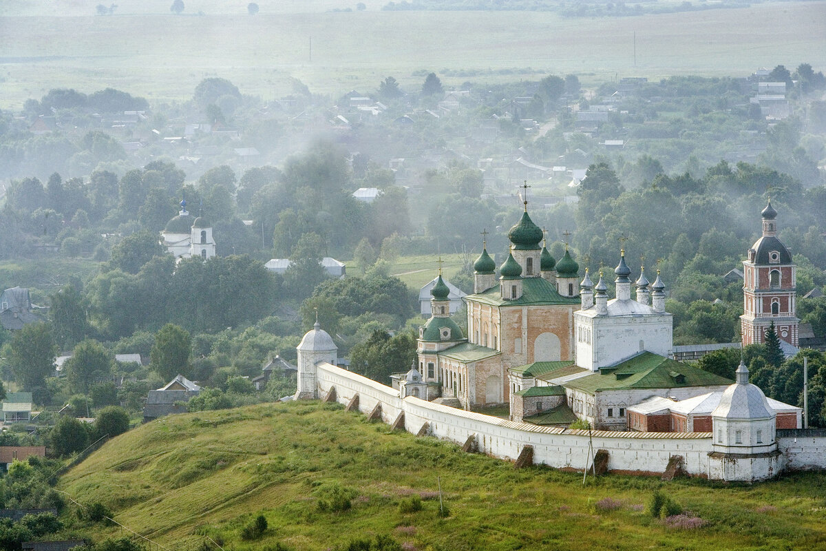 Переславль-Залесский — это старинный русский город, основанный Юрием Долгоруким в 1152 году у Плещеева озера.-2